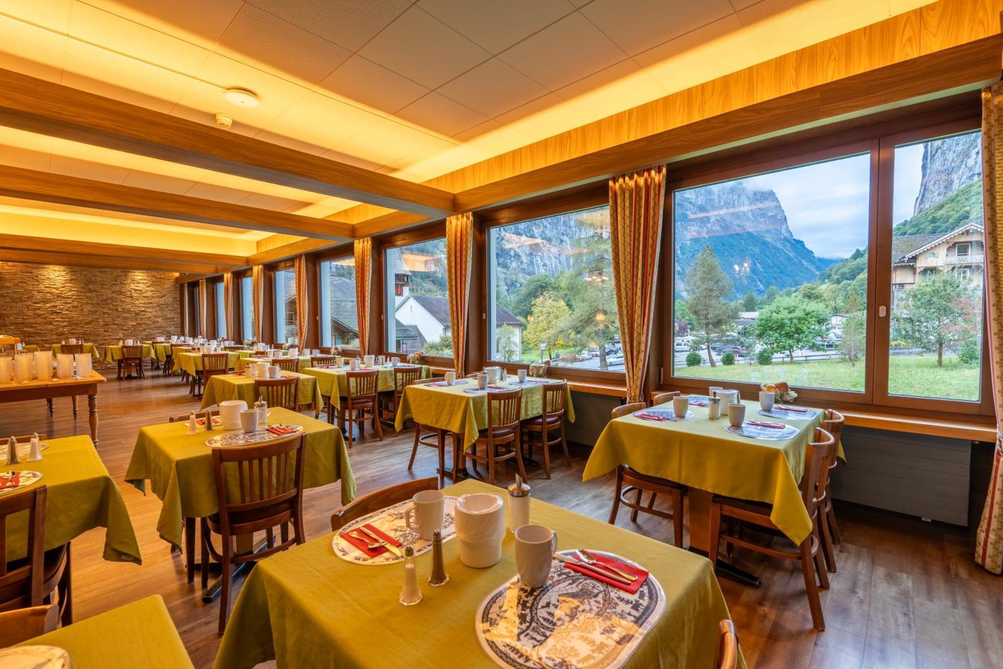 Hotel Staubbach Лаутербрунен Екстериор снимка
