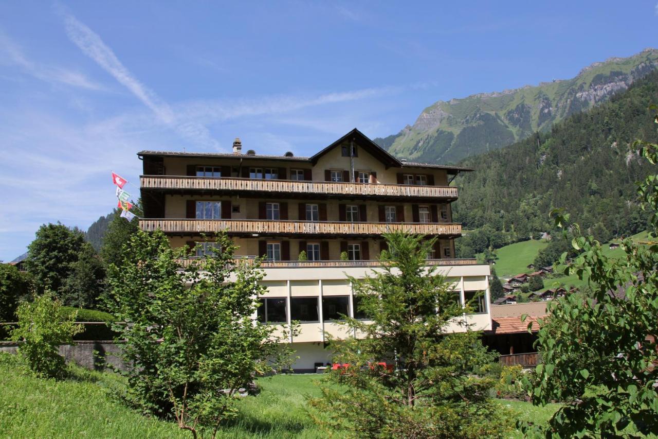Hotel Staubbach Лаутербрунен Екстериор снимка